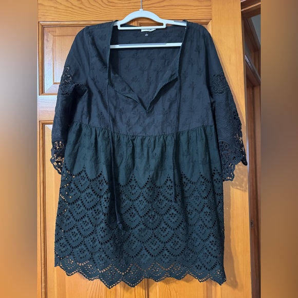Tops - Black Lace Tunic Top